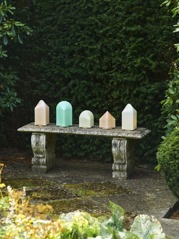 Parade 160 Bordslampa Portabel Shell White