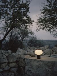 Karl-Johan Bordslampa Portabel Cold Black