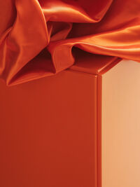 Relief Byrå Bred Med Sockel Orange
