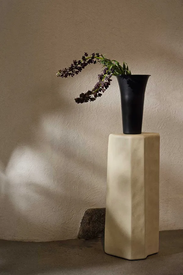 Staffa Piedestal Ivory