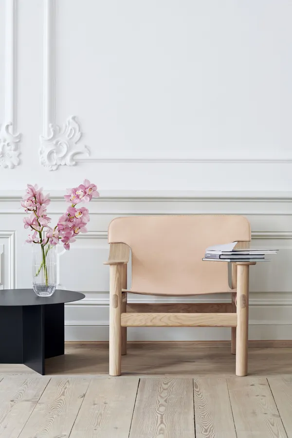 Bernard Lounge Chair Water-based Lacquered Oak/Natural Leather