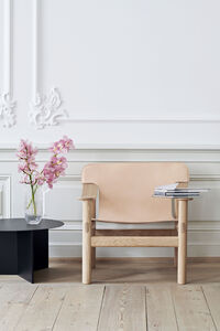 Bernard Lounge Chair Water-based Lacquered Oak/Natural Leather