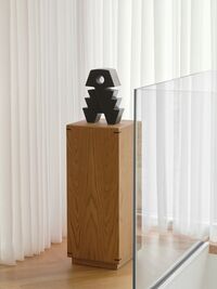 Attitude Skulptur Sort