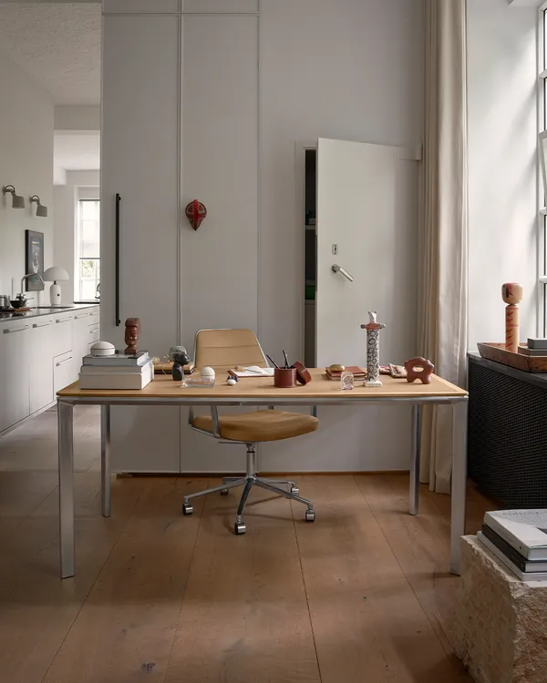 432 Pöytä Light Oak / Camel Leather
