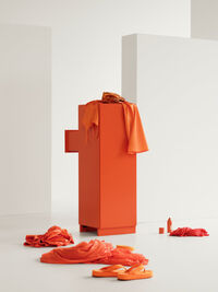 Relief Kommode Høj med Fodstykke Orange