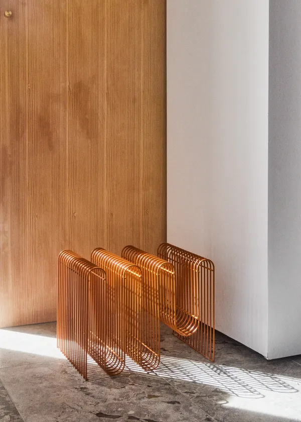 Curva Avisstativ Amber