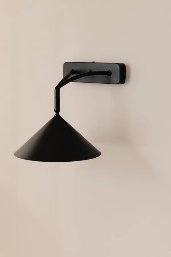Curve Vegglampe Sort