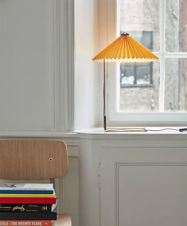 Matin Bordlampe 300 mm Polert Messing / Bright Yellow