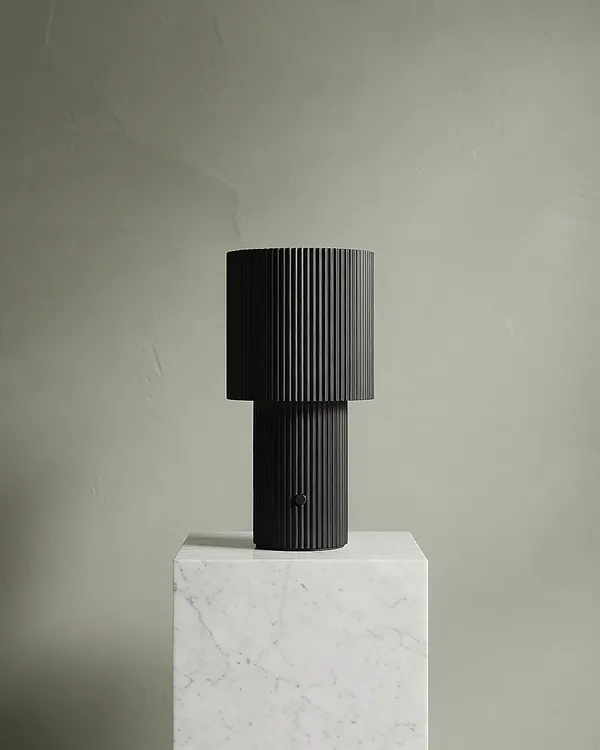 Iluma Pöytävalaisin Kannettava Jet Black