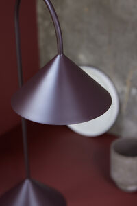 Grasp Bordslampa Portabel 47 cm Matt Beetroot