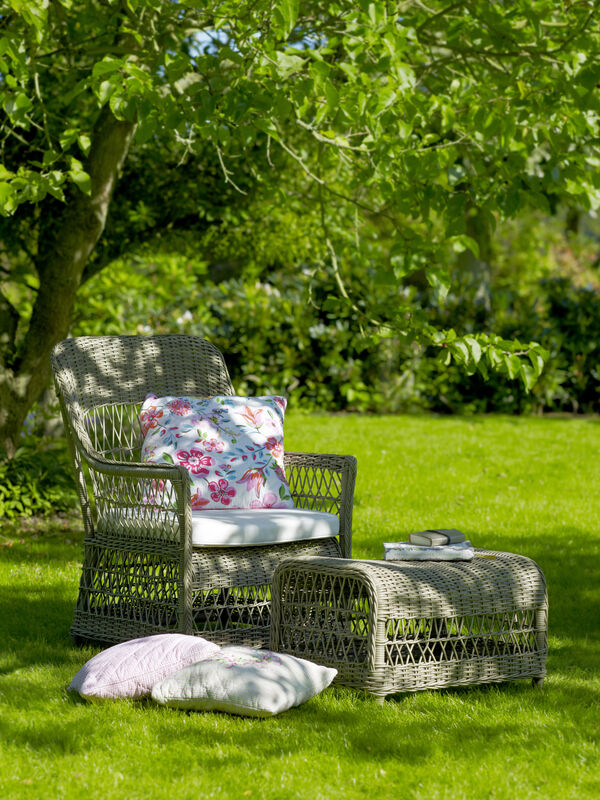 Dawn Taburet Outdoor Antique