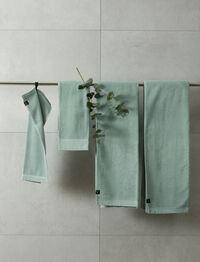 Lina Badehåndklæde 70x140 cm Aqua