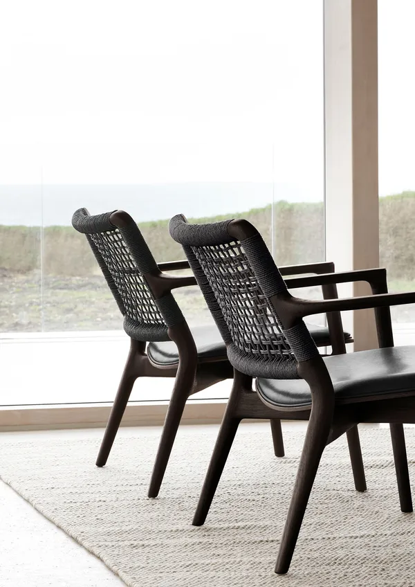 Cabin Loungestol Mørk Eik / Black Leather