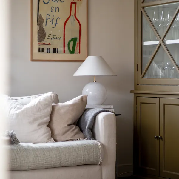 Iris 35 Bordlampe Hvid