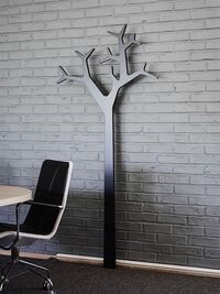 Tree Klesstativ Veggmontert 134 cm Sort