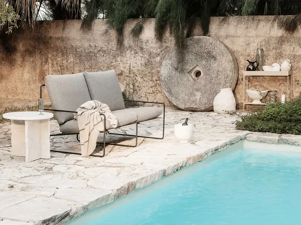 Desert 2-Personers Sofa Sort / Dolce