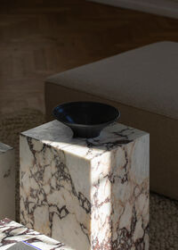 Plinth Tall Sivupöytä 51x30 cm Calacatta Viola Marmori