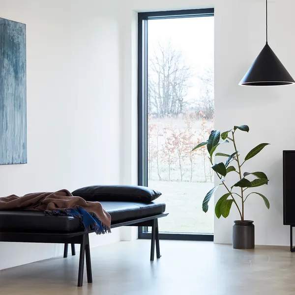 Level Dagbädd Svart Läder / Svart Ek