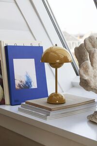 Flowerpot VP9 Bordslampa Portabel Mustard
