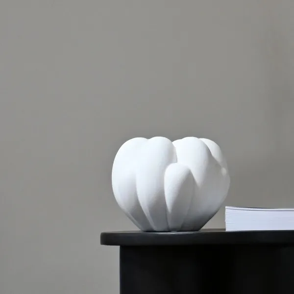 Bloom Vase 35 cm Benhvit