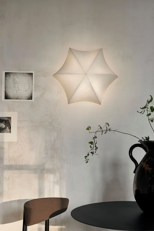 Poem Taklampa / Vägglampa 60 cm