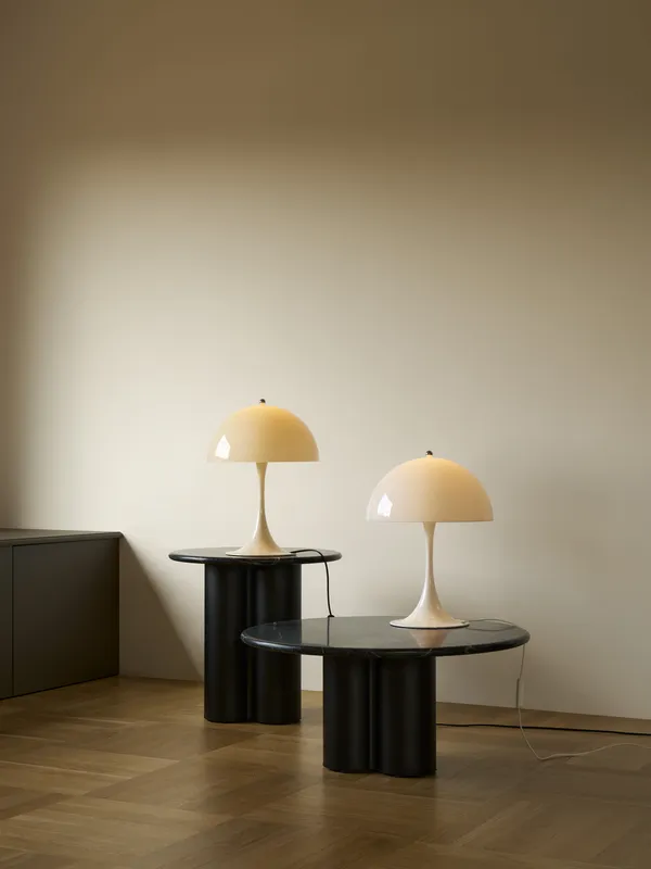 Panthella 320 Bordslampa Opalvit