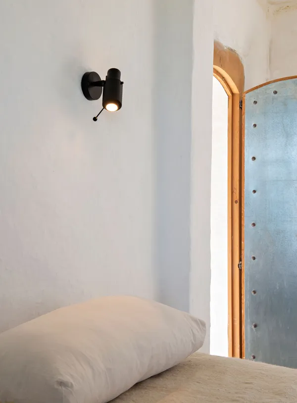 Biny-Spot Vegglampe Sort/Gull