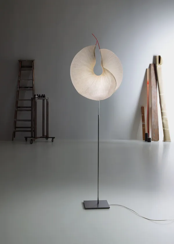 Yoruba Rose Gulvlampe Hvid