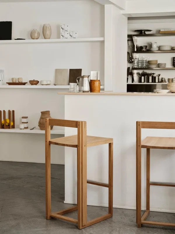 Outline Barstol Lakkert Eik / Børstet Aluminium