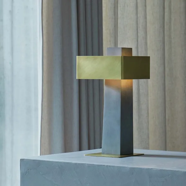 Iota Bordlampe