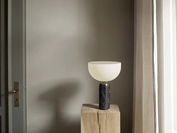 Kizu Bordslampa Small Svart Marmor
