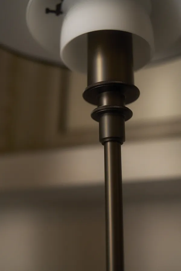 PH 3/2 Bordlampe Aged Brass / Opalglas