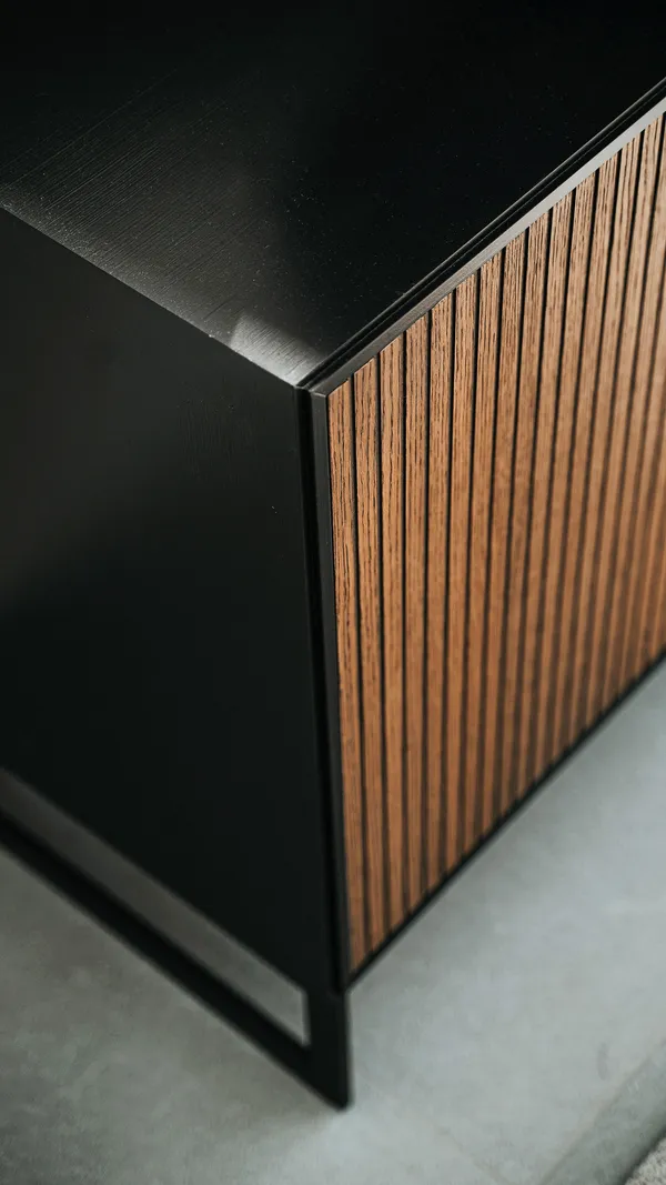 Line Burned Walnut Senkki 2 ovea Musta/Musta