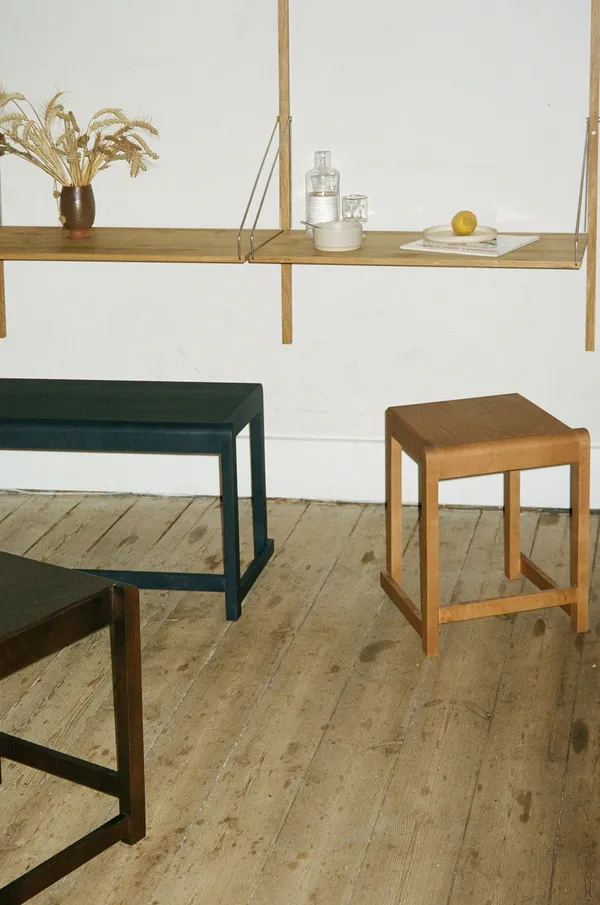 Low Stool 01 Jakkara Lämpimänruskea