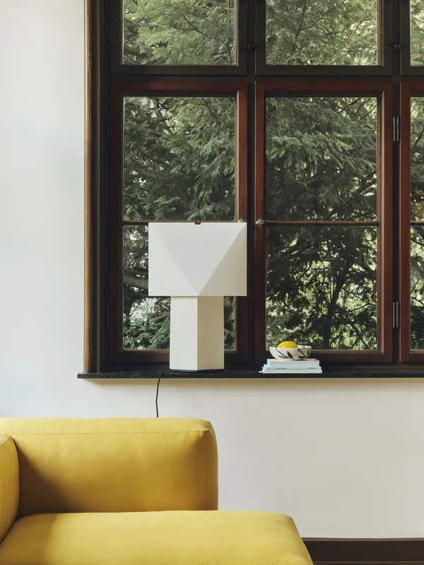 Aplat Table Lamp 440 White
