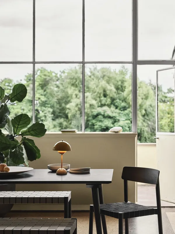 Flowerpot VP9 Bordslampa Portabel Mustard