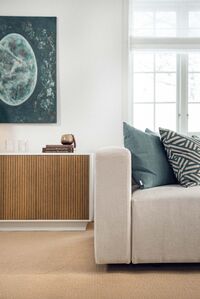 Line Burned Walnut Skjenk med 3 Dører Hvit