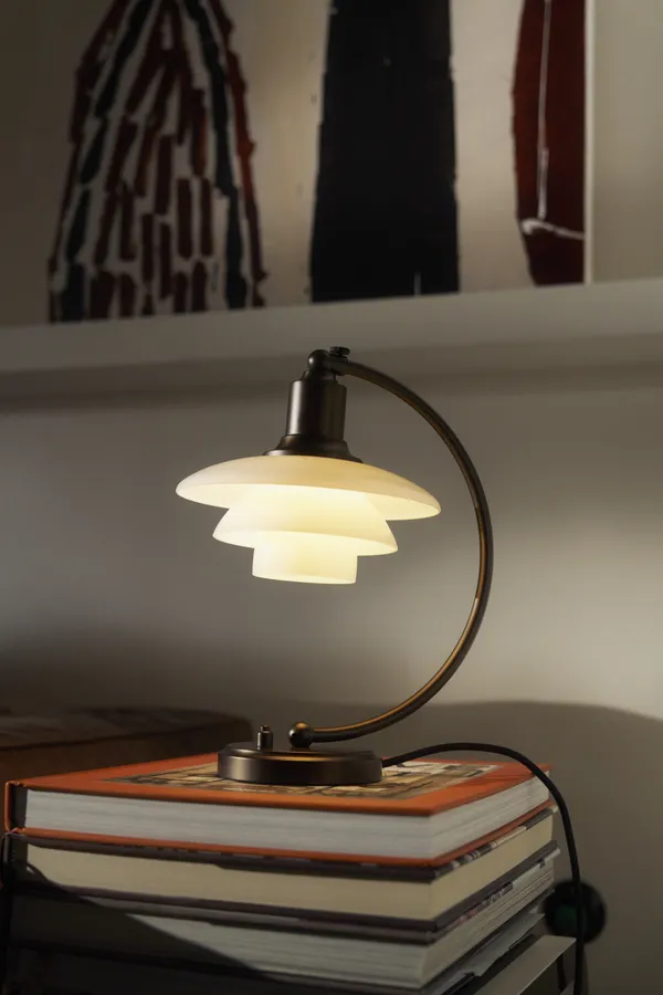PH 2/2 Luna Bordlampe Aged Brass / Opalglass
