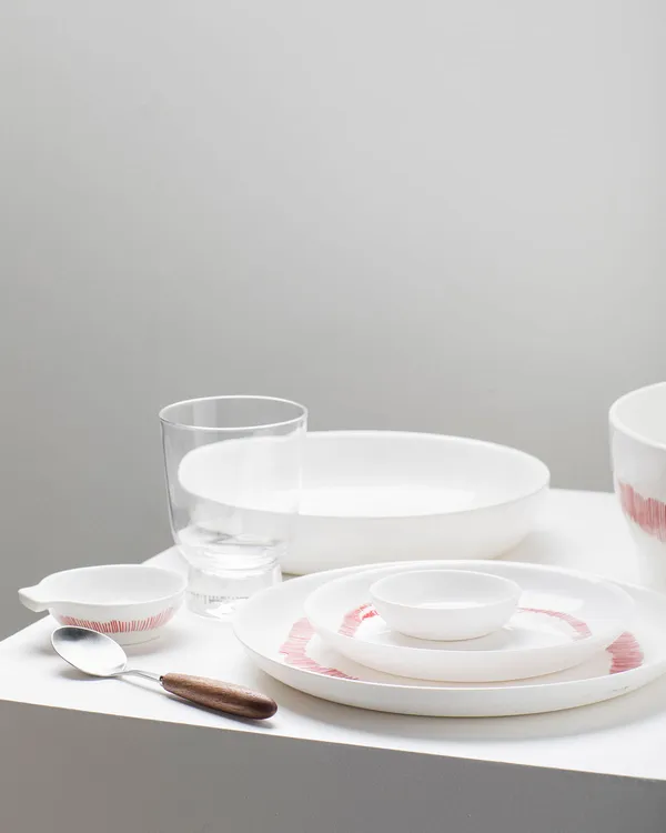 Feast Deep Plate 22 cm White / Red Striped