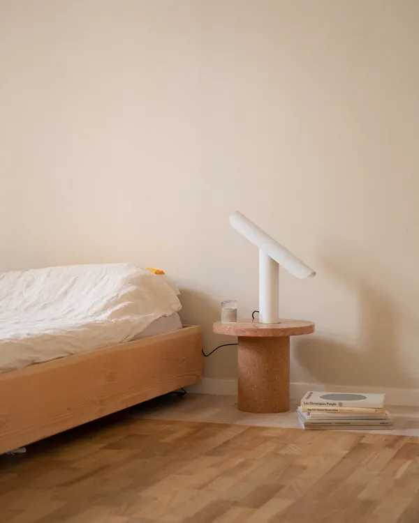 T-Lamp Bordlampe Hvit