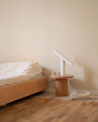 T-Lamp Bordlampe Hvit