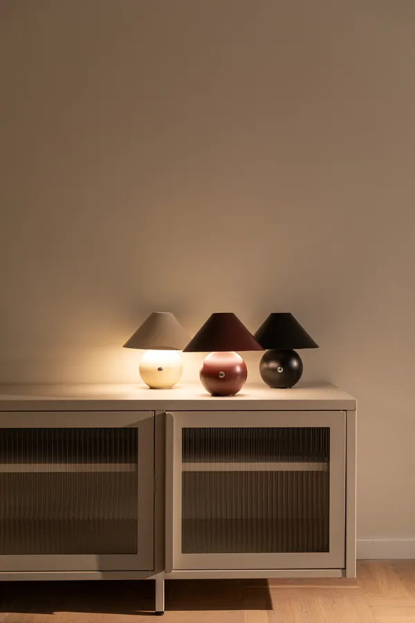 Cosmo Bordslampa Portabel Vinröd