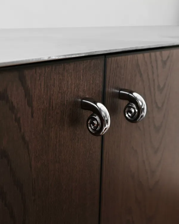 Noelle Knop Titanium