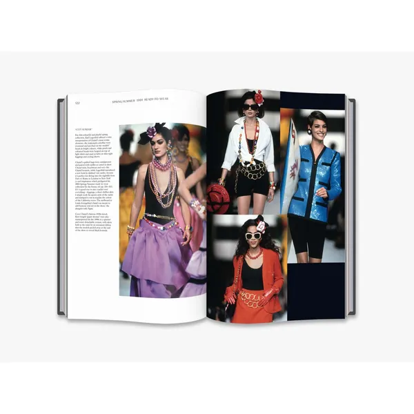 Chanel Catwalk Kirja