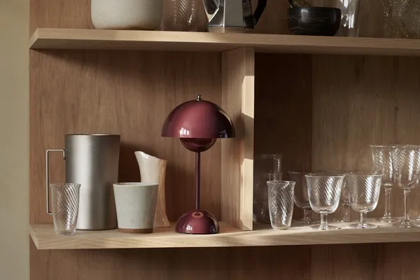 Flowerpot VP9 Bordlampe Bærbar Dark Plum