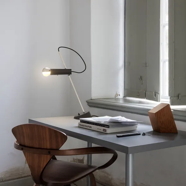 Model 566 Bordlampe Sort