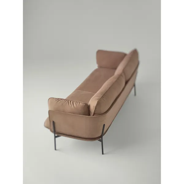 Cloud Sofa 3-seters Svarte Ben / Hot Madison 495