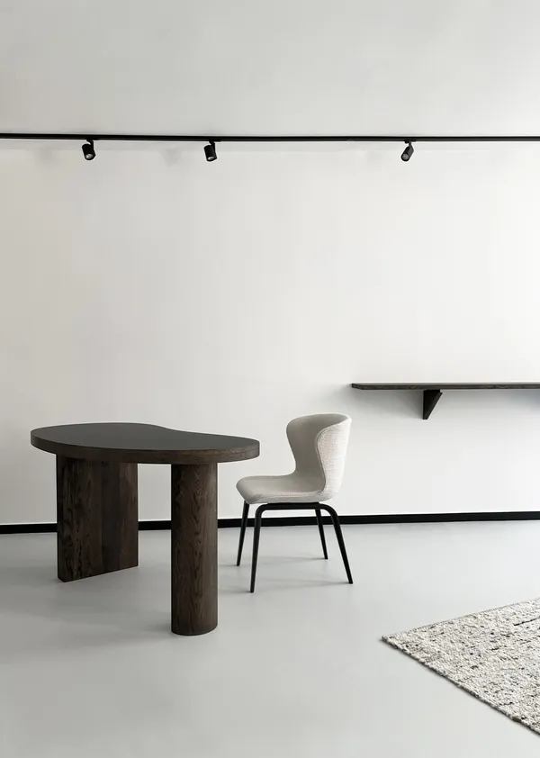Pipe Stol Creme Loop / Sortbeiset Tre