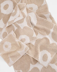 Unikko Badhandduk Off-white / Linen
