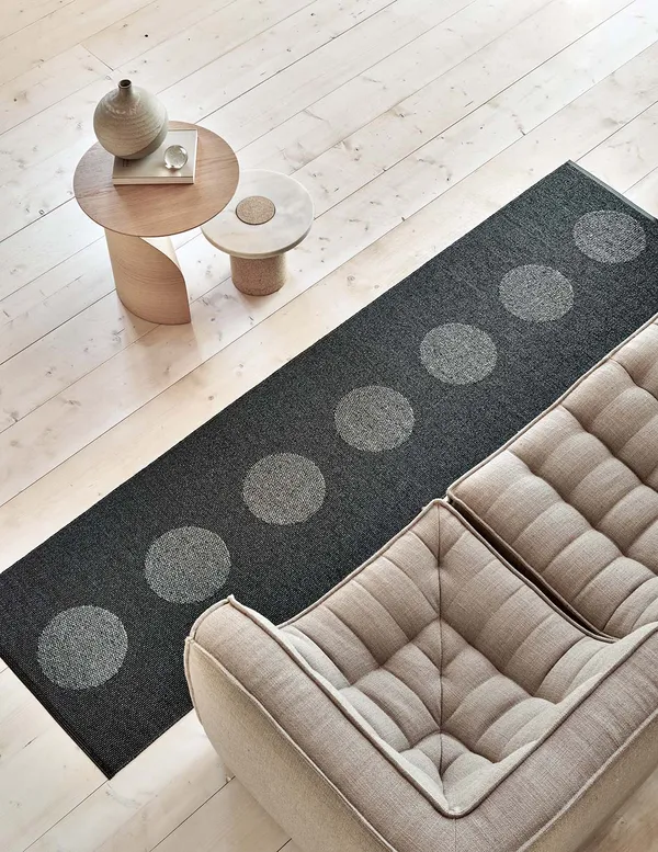 Vera 2.0 Teppe Black / Black Metallic 70x280 cm